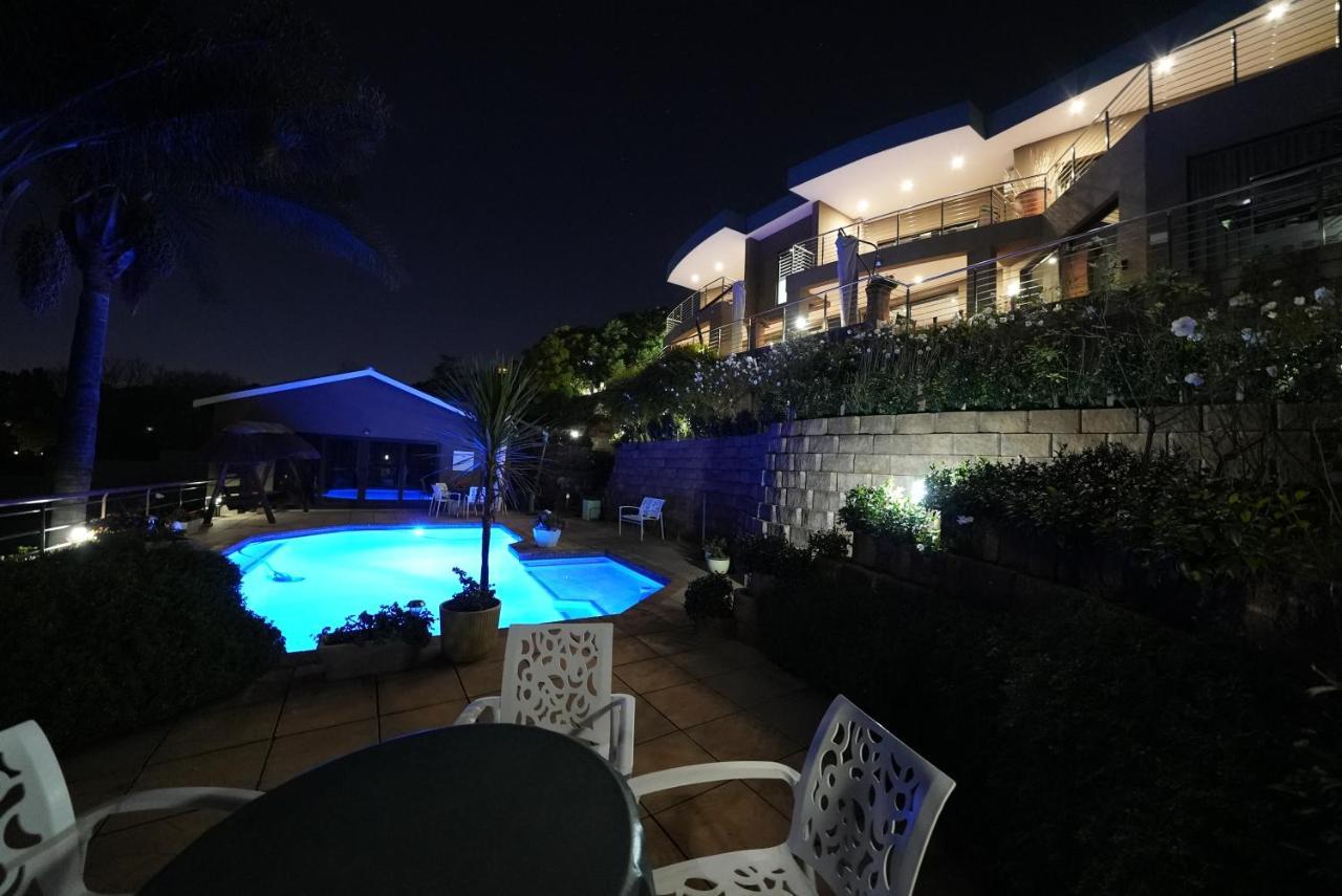 יוהנסבורג Over The Moon Guesthouse מראה חיצוני תמונה