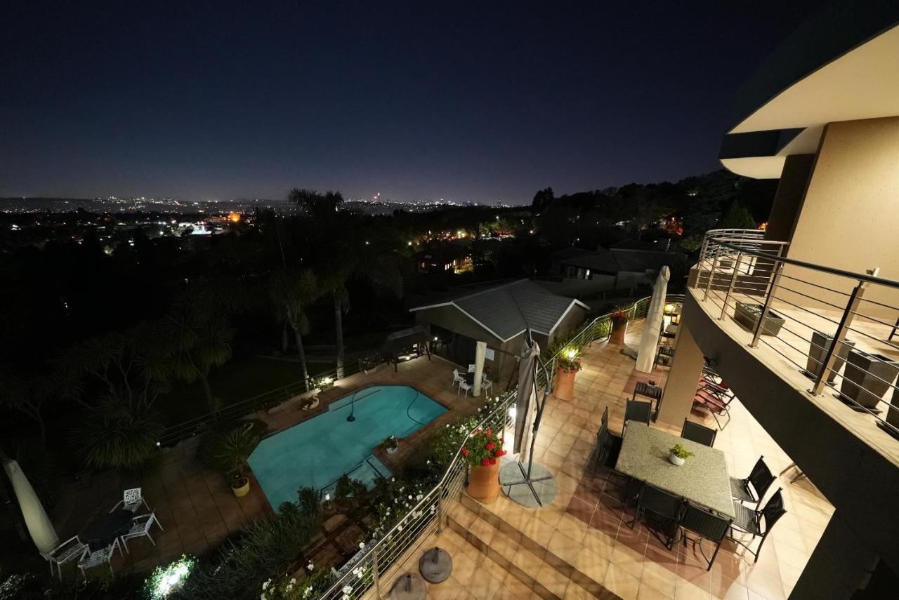 יוהנסבורג Over The Moon Guesthouse מראה חיצוני תמונה