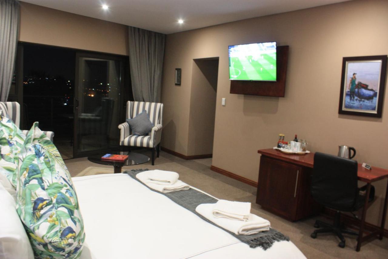 יוהנסבורג Over The Moon Guesthouse מראה חיצוני תמונה