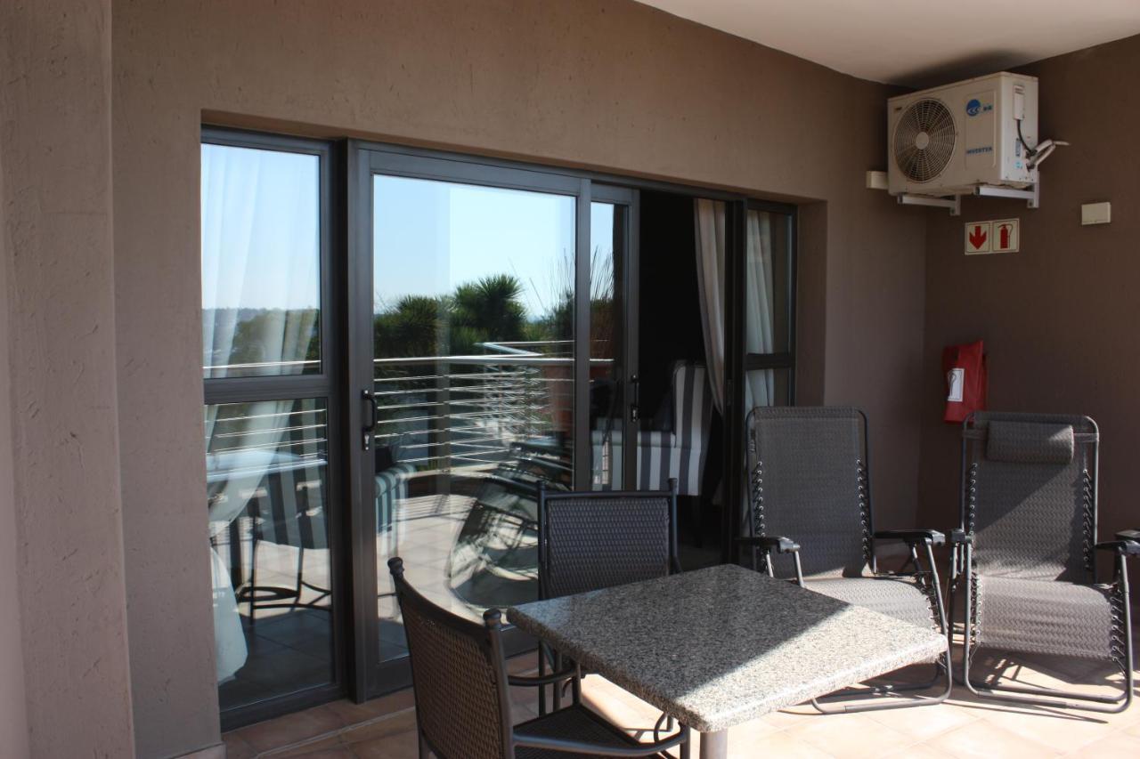 יוהנסבורג Over The Moon Guesthouse מראה חיצוני תמונה