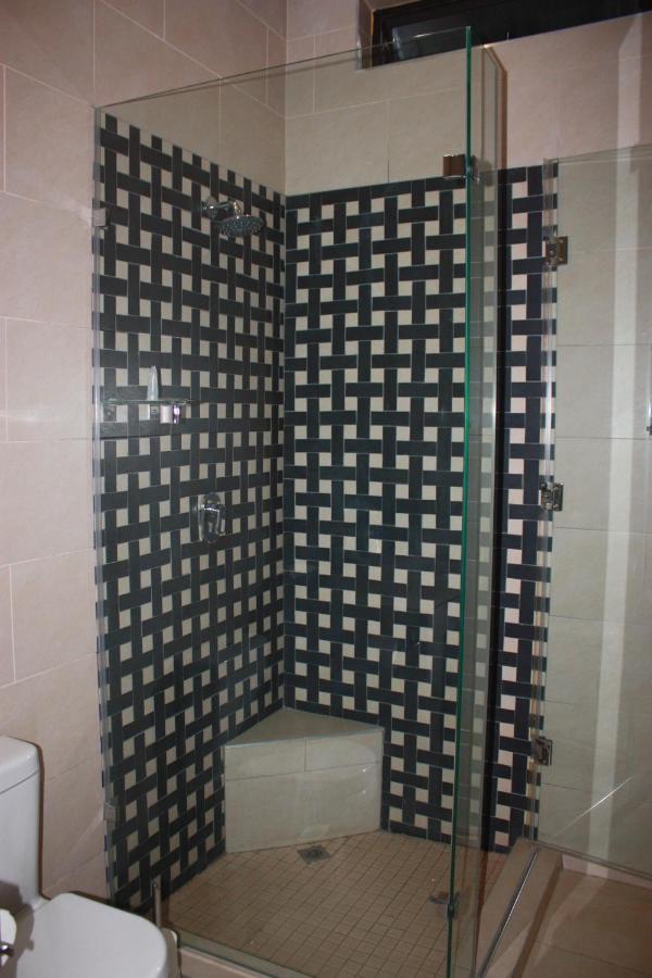 יוהנסבורג Over The Moon Guesthouse מראה חיצוני תמונה
